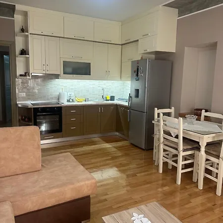 Luarasi Ferienhaus Korce